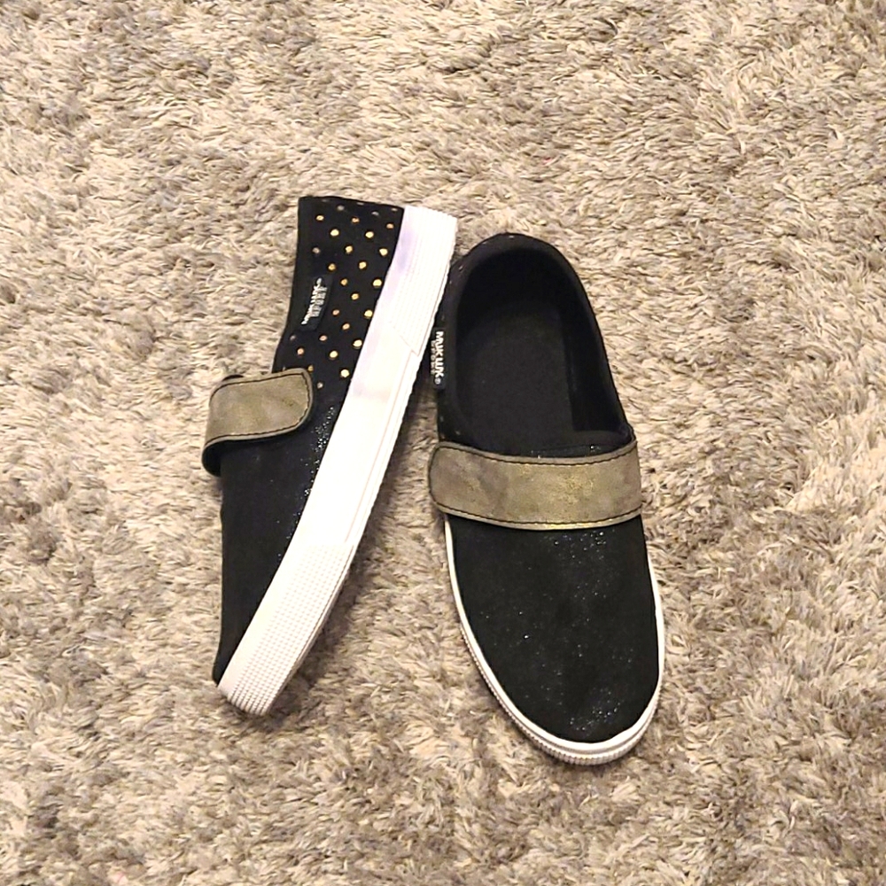 Casual slip on teenie shoes